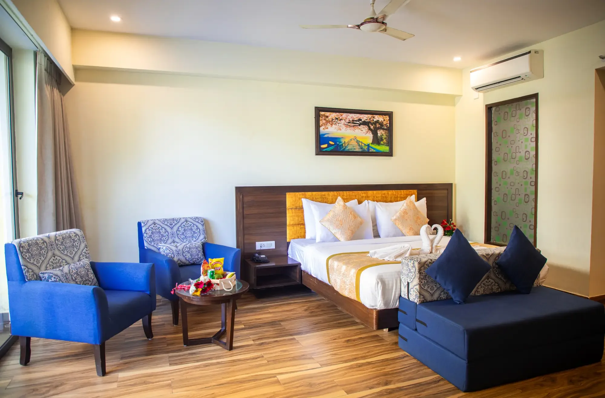 Junior Suite bedroom